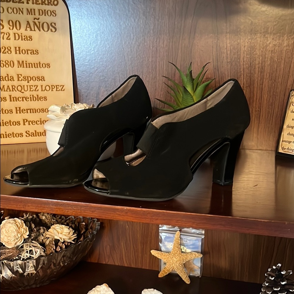 Lily stride Black Peep-Toe Heels